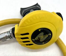 1078898 Aqua Lung Aqualung Titan Regulator Scuba Octopus Ships Fast
