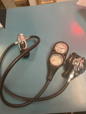 Usd-1 Aqua Lung Aqualung Vintage Scuba Regulator 1st And 2nd Stage