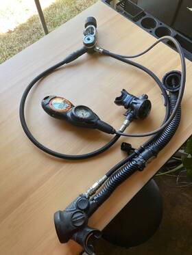 Y002119mn Aqua Lung Mikron Octopus Regulator With Airsource 3 And Suunto Zoop Dive Computer