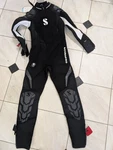 Scubapro Set: New Everflex 7/5MM Wetsuit (m), 125L Bag, Small Fins, Reg (unteste. Fixed Price $725.00.