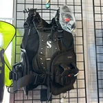 Scubapro Hydros X Bcd Woman Size With Balanced Inflator.. Fixed Price $699.00.